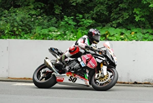 Images Dated 10th June 2016: Derek Sheils (Suzuki) 2016 Senior TT