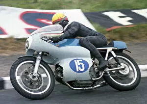 Images Dated 17th April 2022: Derek Woodman (Aermacchi) 1968 Junior TT