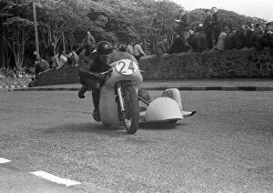 Images Dated 4th October 2013: Derek Yorke & G W Mason (Norton) 1959 Sidecar TT