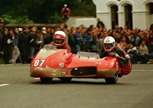 Derry Casson Gallery: Derry Casson & Michael Ellis (C&B Yamaha) 1988 Sidecar TT