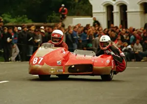 Derry Casson & Michael Ellis (C&B Yamaha) 1988 Sidecar TT