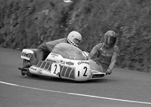 Images Dated 19th September 2011: Dick Greasley at Bedstead Corner: 1977 Sidecar TT