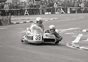 Dick Greasley & Cliff Holland (Yamaha) 1975 1000 Sidecar TT