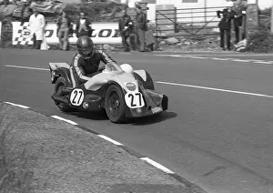 Dick Hawes & Alex Macfadzean (BRM Yamaha) 1977 Sidecar TT