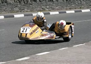 Images Dated 13th December 2019: Dick Hawes & Bill Boldison (Anderson Yamaha) 1979 Sidecar TT