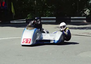 Dick Hawes & Eddy Kiff (Beale Ireson) 2002 Sidecar TT