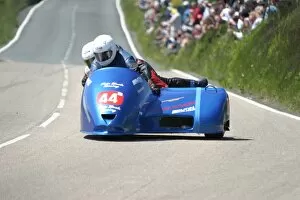 Images Dated 6th June 2007: Dick Hawes & Tim Dixon (Suzuki) 2007 Sidecar TT