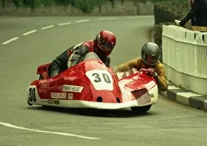 Images Dated 24th December 2017: Dick Tapken & Alan Blackhurst (Jacob Yamaha) 1988 Sidecar TT