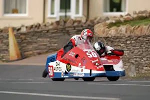 Dick Tapken & Rick Roberts (Jacobs Yamaha) 2004 Sidecar TT
