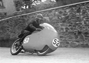 Guzzi Collection: Dickie Dale (Guzzi) 1957 Junior TT