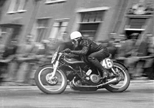 Images Dated 13th September 2011: Bill Doran on Bray Hill: 1953 Senior TT