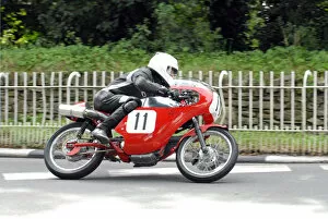 Images Dated 2nd September 2009: Doug Snow (Ducati) 2009 Classic TT