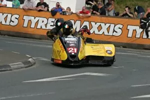 Images Dated 1st January 1980: Dylan Lynch & Aaron Galligan (MR Equipe Yamaha) 2010 Sidecar A TT