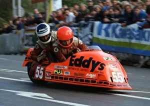 Images Dated 8th December 2018: Eddy Wright & Bernie Wright (Yamaha) 1989 Sidecar TT