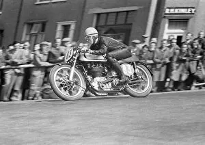 Images Dated 27th July 2016: Eric Briggs (Norton) 1951 Senior TT