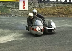 Images Dated 31st October 2016: Eric Parkinson & D Bayley (EP Crescent) 1970 500 Sidecar TT