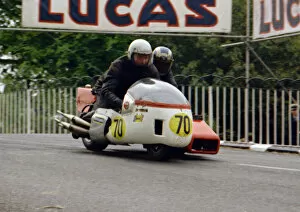 Images Dated 15th October 2018: Eric Parkinson & Roger Osbourne (EP Crescent) 1974 750 Sidecar TT
