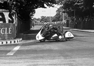 Images Dated 9th November 2016: Eric Vincent & R W Harding (Norton) 1959 Sidecar TT