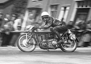 Ernie Barrett Gallery: Ernie Barrett (Phoenix JAP) 1953 Senior TT