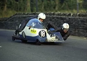 John Molyneux Gallery: Ernie Leece & John Molyneux (LMS) 1971 500 Sidecar TT