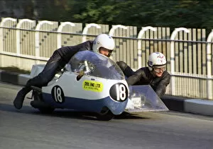 Images Dated 15th November 2019: Ernie Leece & John Molyneux (LMS) 1971 500 Sidecar TT