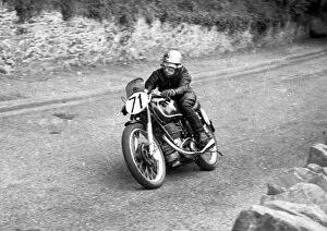Images Dated 4th May 2018: Ernie Ring (Matchless) 1952 Senior TT