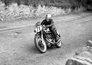 Images Dated 4th May 2018: Ernie Ring (Matchless) 1952 Senior TT