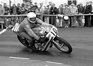 Images Dated 18th December 2017: Ewan McKechnie (Yamaha) 1975 Senior Manx Grand Prix