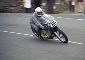 Ewen McKechnie (Crooks Suzuki) 1974 Senior Manx Grand Prix