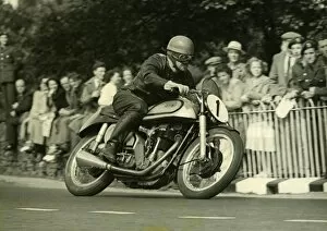 Images Dated 8th July 2011: The Featherbed man: Harold Daniel, 1950 Senior TT