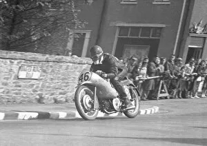 Images Dated 13th January 2022: Fergus Anderson (Guzzi) 1953 Lightweight TT