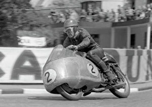 Images Dated 31st July 2011: Fergus Anderson at Quarter Bridge: 1954 Lightweight TT