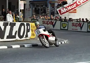 The first Ton 125cc lap: Bill Ivy (Yamaha) 1966 Ultra Lightweight TT