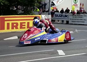 Images Dated 23rd September 2013: Franco Martinel & Mick Kneale (MSFD Yamaha) 1999 Sidecar TT