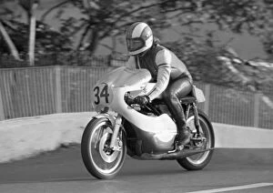 Frank Higginson (Suzuki) 1975 Senior Manx Grand Prix