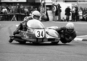 Images Dated 9th February 2018: Frank Illingworth & Ray Crowther (Castrol Padgett Yamaha) 1977 Sidecar TT