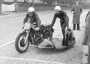 Images Dated 23rd December 2021: Fred Hanks & E Dorman (Matchless) 1955 Sidecar TT