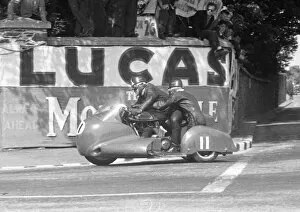 Images Dated 23rd December 2021: Fred Hanks & J W Tanner (Norton) 1959 Sidecar TT