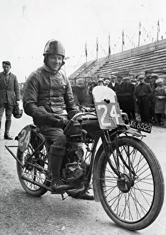 Images Dated 29th April 2023: Freddie Dixon Indian 1922 Senior TT