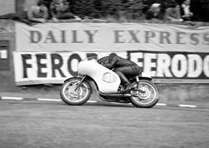 Images Dated 14th December 2015: Fumio Ito (Yamaha) 1961 Lightweight TT