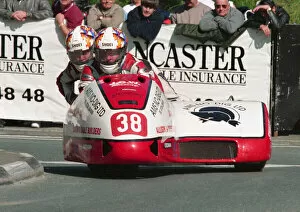 Gary Bryan Gallery: Gary Bryan & Ivan Murray (Baker Yamaha) 1999 Sidecar TT