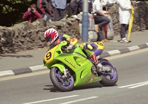 Images Dated 2nd August 2011: Gary Carswell at Quarter Bridge: 1998 Senior TT