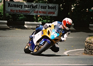 Images Dated 17th January 2018: Gary Carswell (Suzuki) 2004 Junior TT