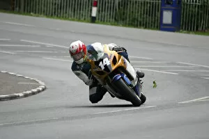 Images Dated 11th June 2004: Gary Carswell (Suzuki) 2004 Production 600 TT