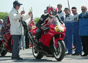 Images Dated 18th June 2020: Gary Carswell (Yamaha) 2000 Senior TT