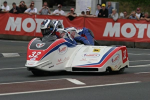 Gary Knight Gallery: Gary & Dan Knight (Kawasaki) 2011 Sidecar TT