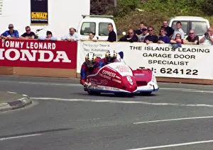 Gary Horspole & Kevin Leigh (Shelbourne Honda) 2002 Sidecar TT