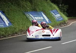 Images Dated 1st January 2022: Gary Horspole & Kevin Leigh (Shelbourne Honda) 1998 Sidecar TT
