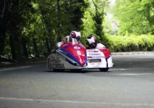 Images Dated 1st January 2022: Gary Horspole & Kevin Leigh (Shelbourne Honda) 2002 Sidecar TT
