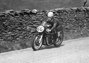 Images Dated 29th September 2020: Gavin Dunlop (Matchless) 1956 Senior TT